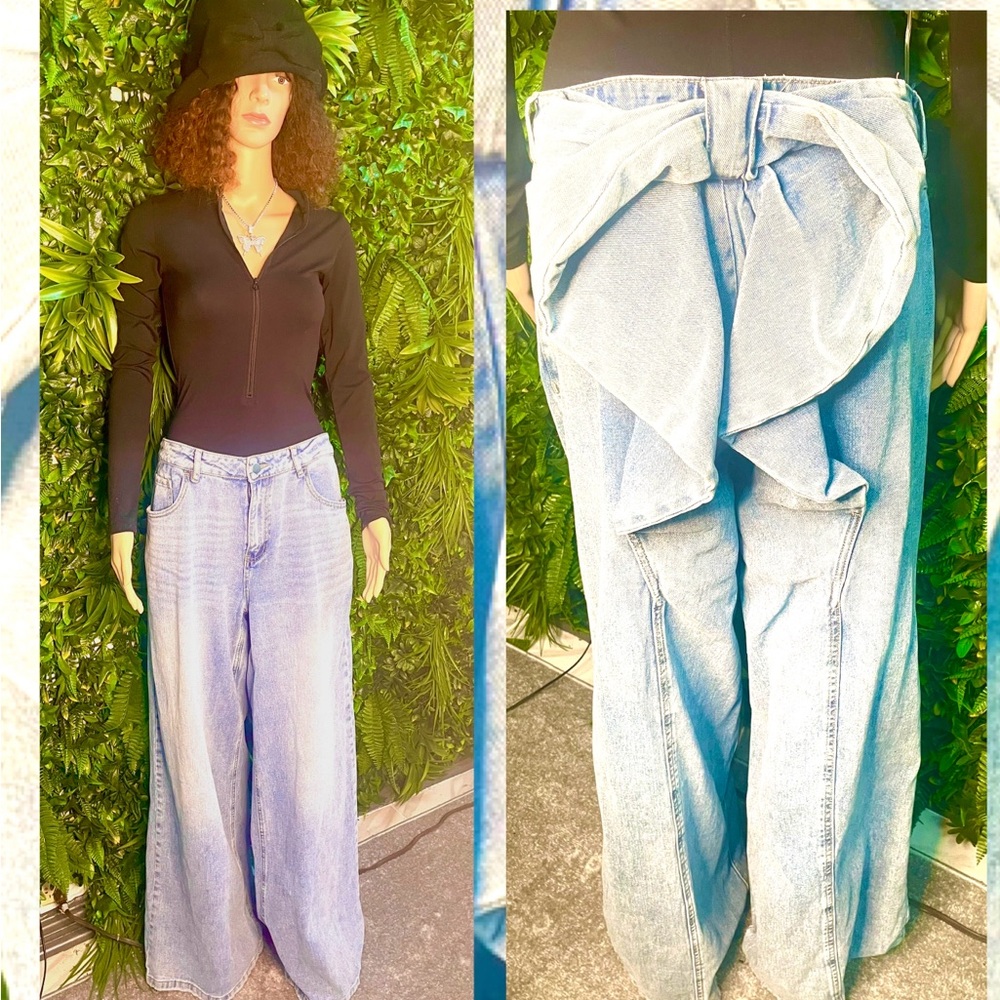 🎀Fashion Nova Bow Jeans 💕